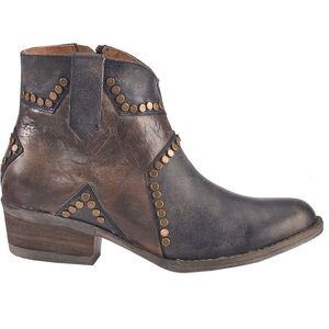 CIRCLE G WOMEN'S STUDDED STAR INLAY
BOOTIES - ROUND TOE SIZE 7.5